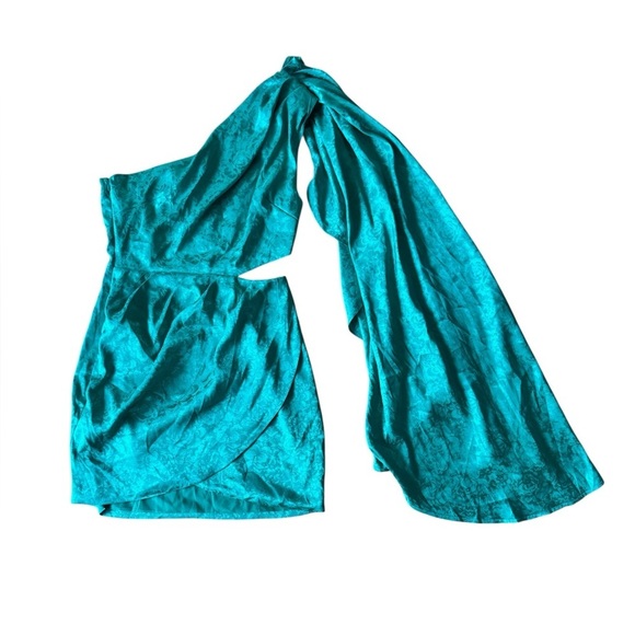 NWT Runaway XS Serita Dress Emerald Green Mini Party Cocktail Cape Shoulder - Picture 2 of 8